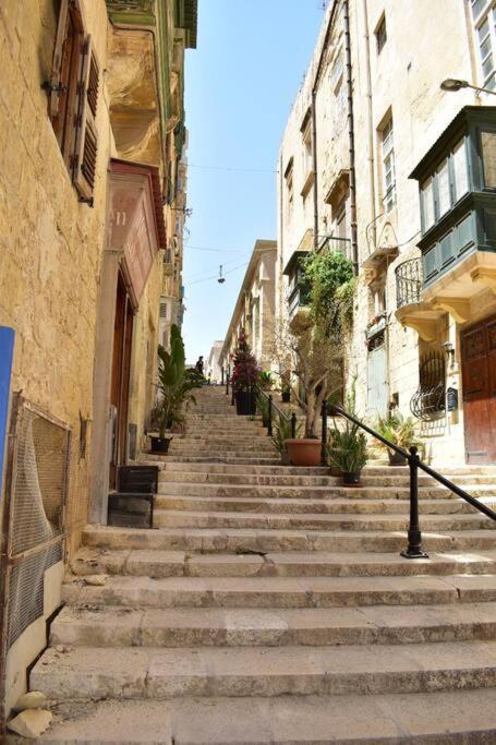 City Centre Pied-A-Terre Near Food Market And Walking Distance To Bus Terminus Valeta Exterior foto